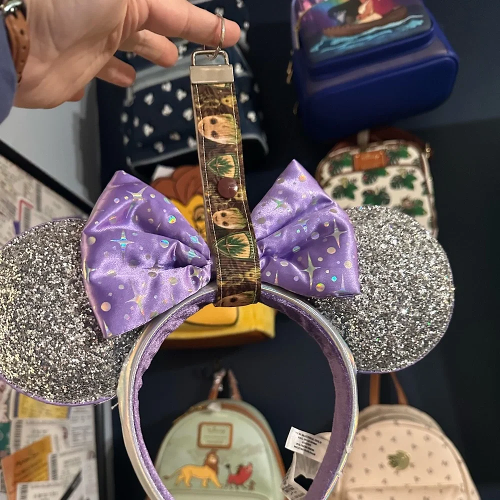 Handmade Minnie ears holder keychain in Baby Groot design